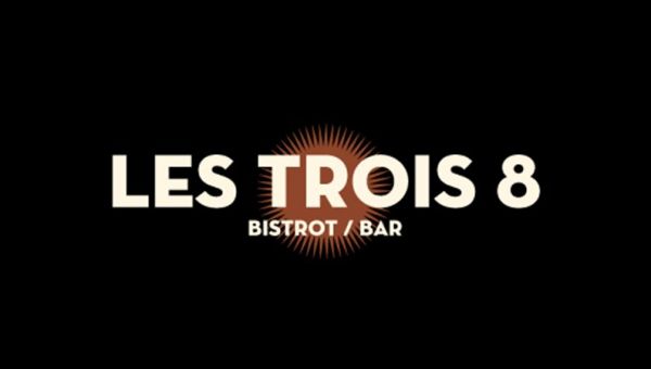 es Trois 8